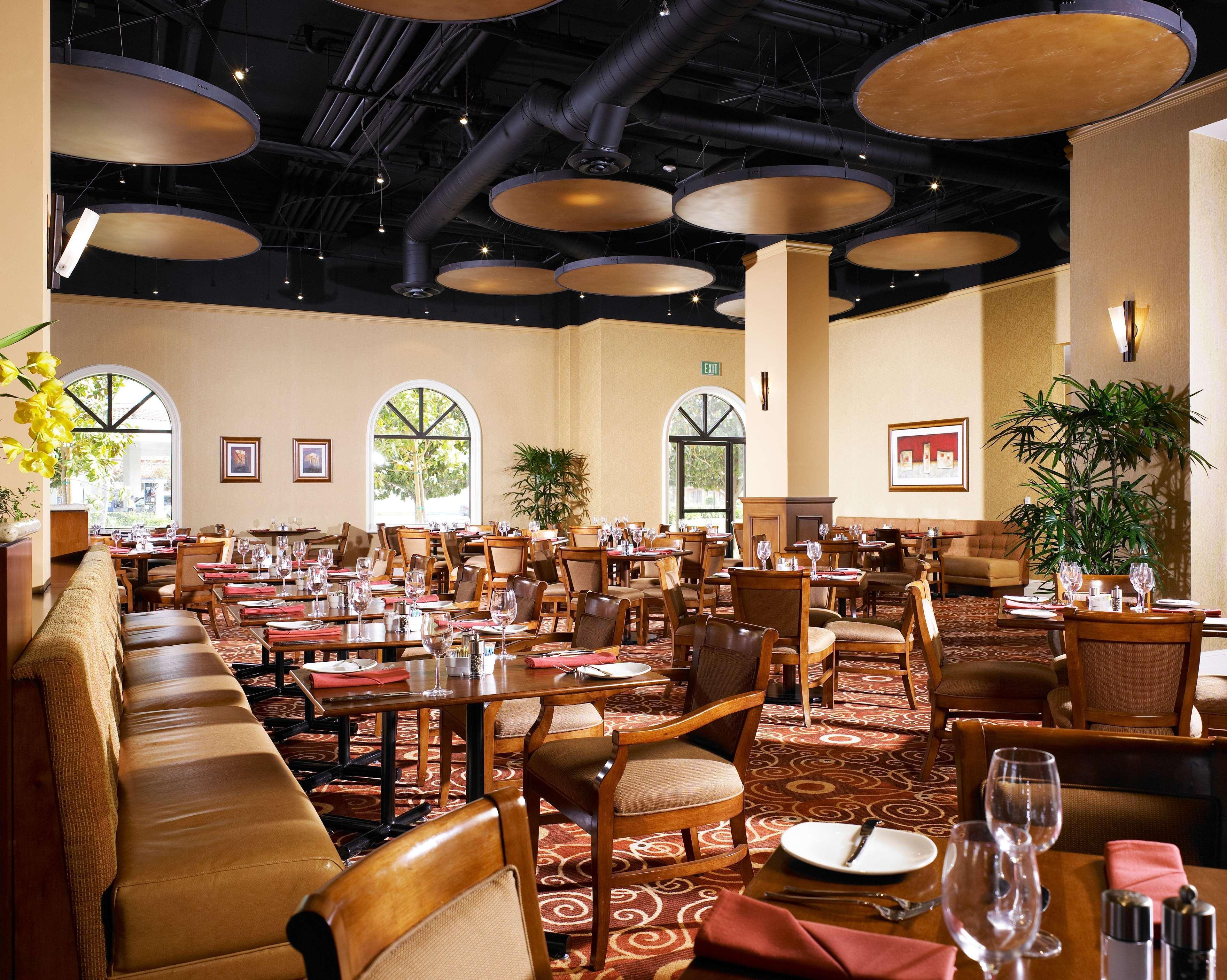 Doubletree Suites By Hilton Anaheim Resort/Convention Center Esterno foto